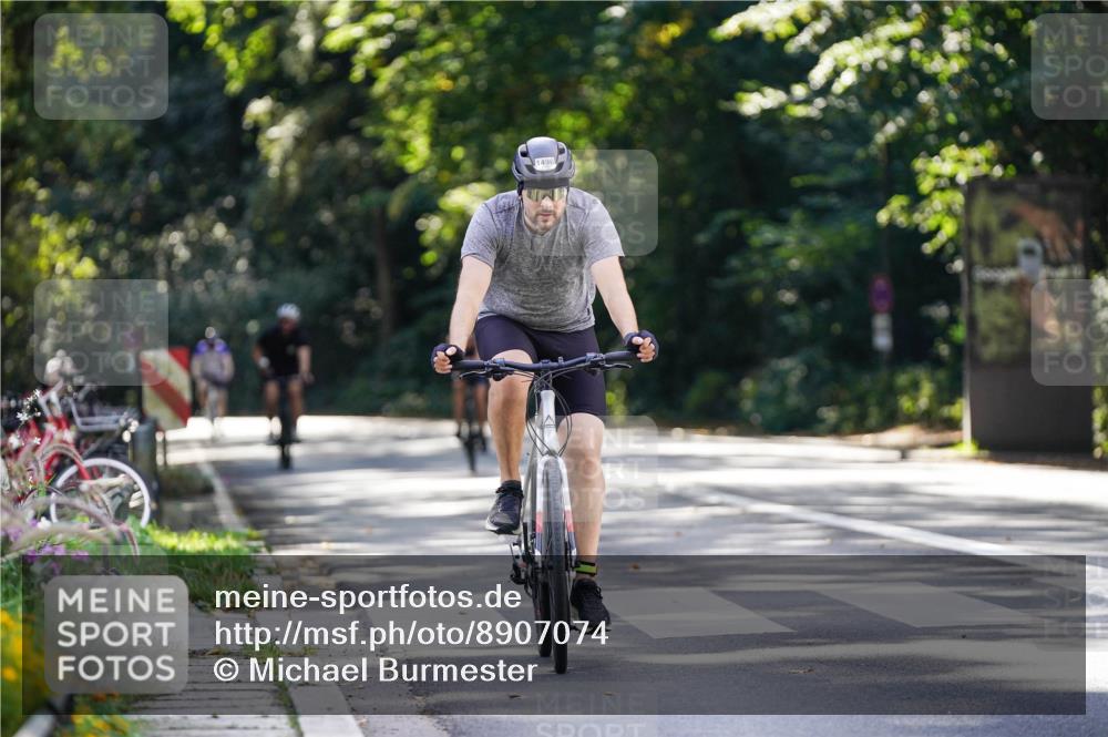 14.09.2025 - Stadtparktriathlon Michael Burmester http://msf.ph/oto/8907074 14.09.2025 13:32:18 Radfahren 1496, 1518, 1546, 1570, 1606 meine-sportfotos.de