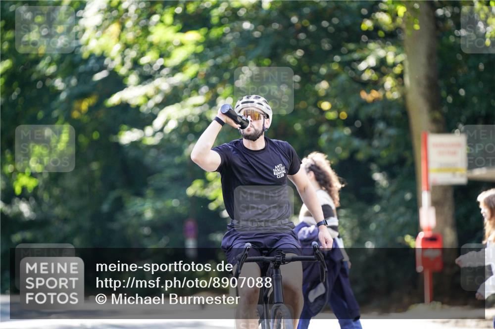14.09.2025 - Stadtparktriathlon Michael Burmester http://msf.ph/oto/8907088 14.09.2025 13:32:24 Radfahren 1475, 1496, 1518, 1546, 1561 meine-sportfotos.de