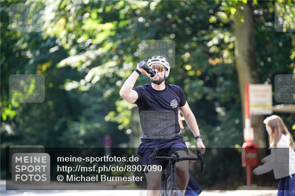14.09.2025 - Stadtparktriathlon Michael Burmester http://msf.ph/oto/8907090 14.09.2025 13:32:24 Radfahren 1475, 1496, 1518, 1546, 1561 meine-sportfotos.de