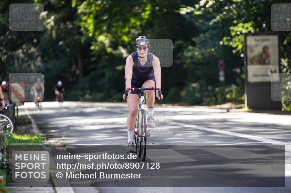 14.09.2025 - Stadtparktriathlon Michael Burmester http://msf.ph/oto/8907128 14.09.2025 13:33:01 Radfahren 1432, 1615 meine-sportfotos.de