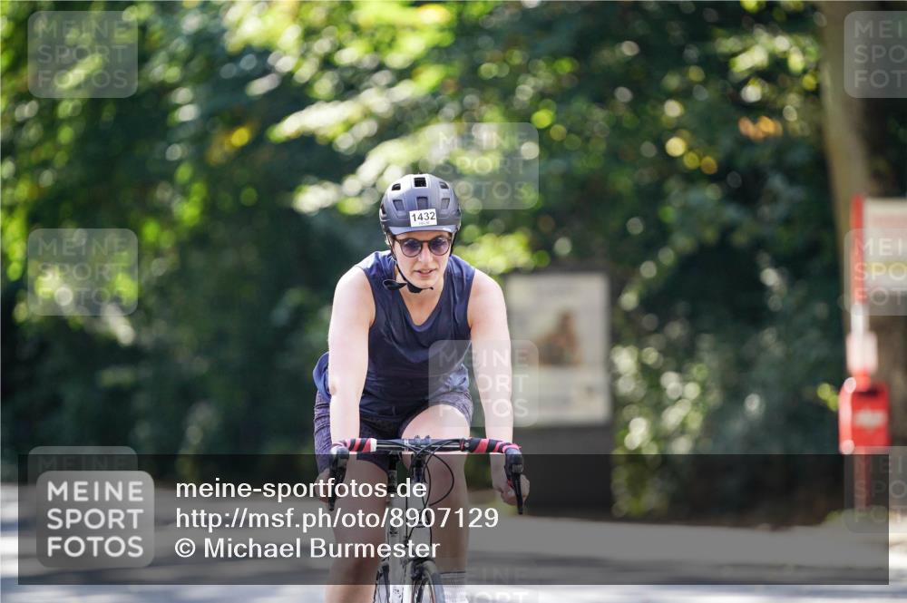 14.09.2025 - Stadtparktriathlon Michael Burmester http://msf.ph/oto/8907129 14.09.2025 13:33:02 Radfahren 1432 meine-sportfotos.de
