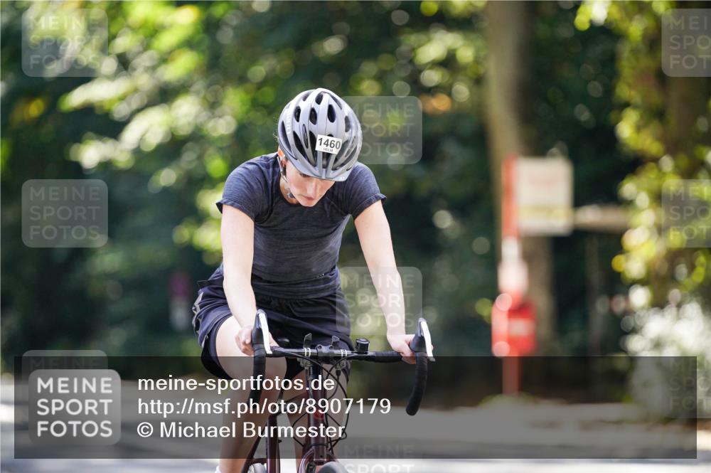 14.09.2025 - Stadtparktriathlon Michael Burmester http://msf.ph/oto/8907179 14.09.2025 13:33:52 Radfahren 1460, 1462, 1517, 1526 meine-sportfotos.de