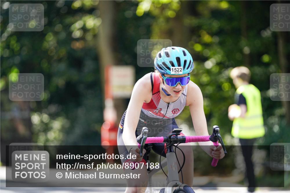14.09.2025 - Stadtparktriathlon Michael Burmester http://msf.ph/oto/8907188 14.09.2025 13:34:09 Radfahren 1443, 1522, 1558, 1568 meine-sportfotos.de