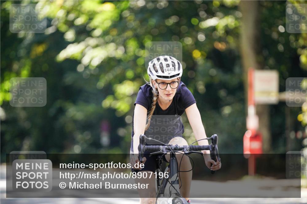 14.09.2025 - Stadtparktriathlon Michael Burmester http://msf.ph/oto/8907196 14.09.2025 13:34:17 Radfahren 1443, 1537, 1568 meine-sportfotos.de