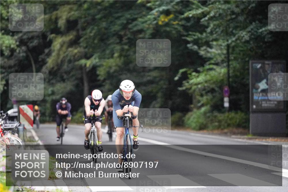 14.09.2025 - Stadtparktriathlon Michael Burmester http://msf.ph/oto/8907197 14.09.2025 09:17:26 Radfahren 313, 335, 387, 416, 421, 436 meine-sportfotos.de