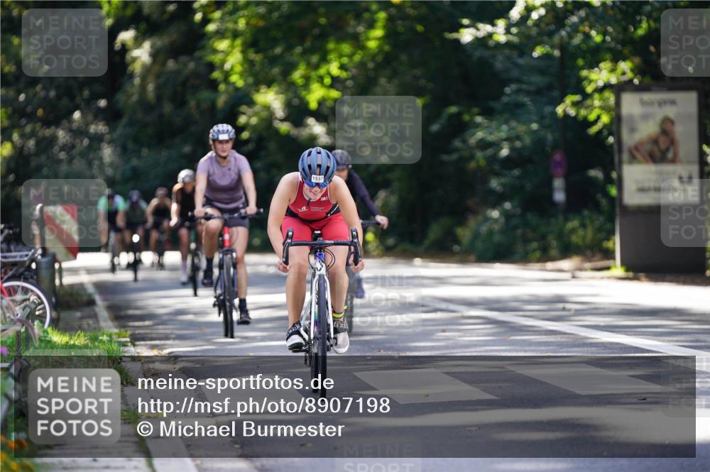14.09.2025 - Stadtparktriathlon Michael Burmester http://msf.ph/oto/8907198 14.09.2025 13:34:24 Radfahren 1427, 1467, 1474, 1515, 1537 meine-sportfotos.de