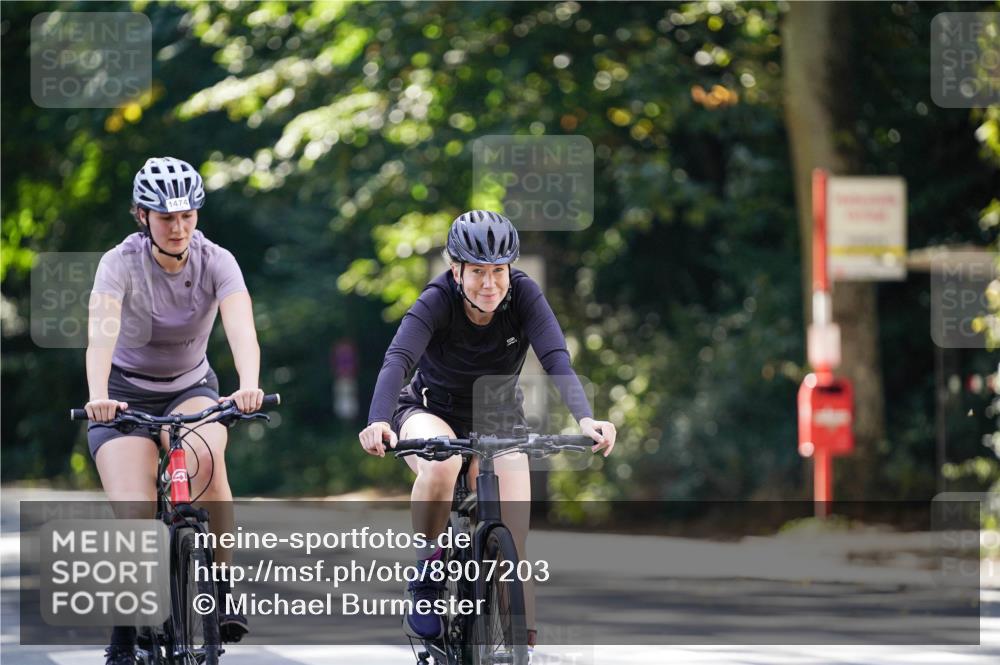 14.09.2025 - Stadtparktriathlon Michael Burmester http://msf.ph/oto/8907203 14.09.2025 13:34:26 Radfahren 1427, 1442, 1454, 1467, 1474, 1507, 1515, 1537 meine-sportfotos.de