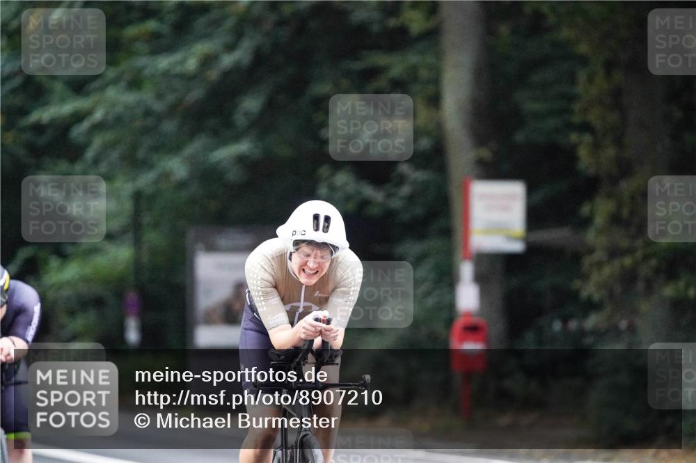 14.09.2025 - Stadtparktriathlon Michael Burmester http://msf.ph/oto/8907210 14.09.2025 09:17:30 Radfahren 313, 335, 387, 421, 436, 452 meine-sportfotos.de