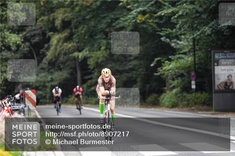 14.09.2025 - Stadtparktriathlon Michael Burmester http://msf.ph/oto/8907217 14.09.2025 09:17:36 Radfahren 331, 402, 421, 452 meine-sportfotos.de