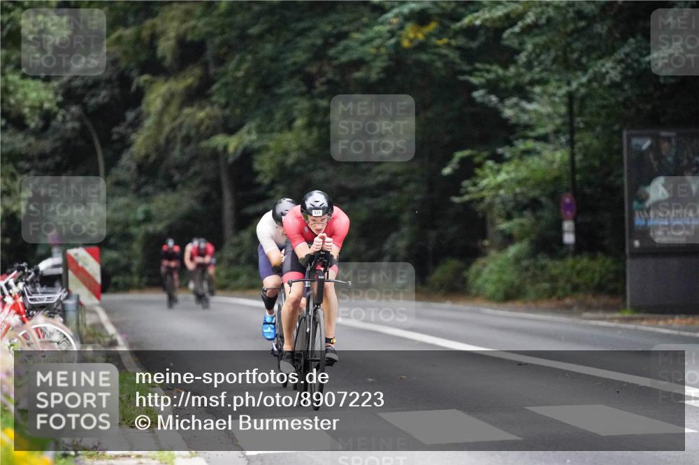 14.09.2025 - Stadtparktriathlon Michael Burmester http://msf.ph/oto/8907223 14.09.2025 09:17:40 Radfahren 310, 331, 394, 402, 452, 476 meine-sportfotos.de