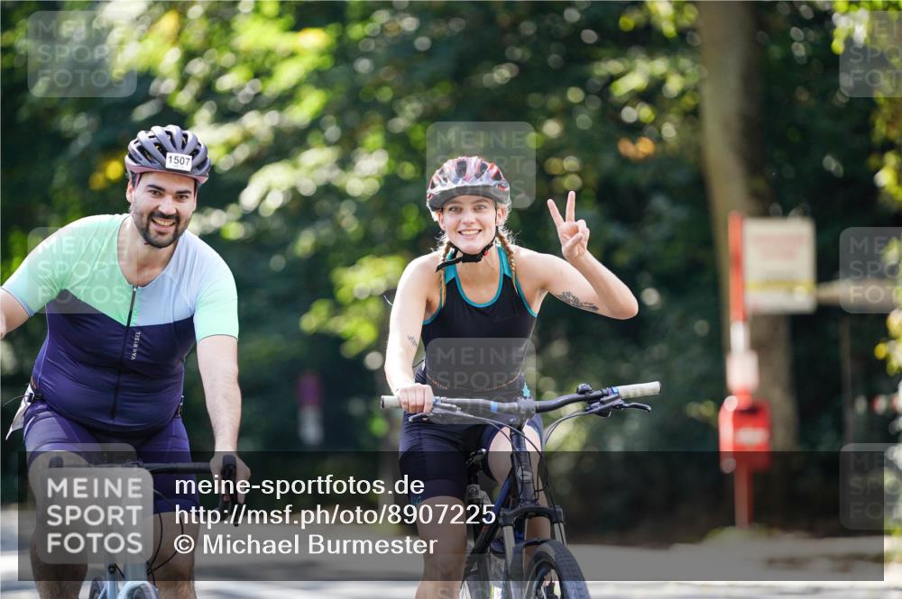 14.09.2025 - Stadtparktriathlon Michael Burmester http://msf.ph/oto/8907225 14.09.2025 13:34:33 Radfahren 1427, 1442, 1454, 1467, 1474, 1507, 1515, 1583, 1591 meine-sportfotos.de