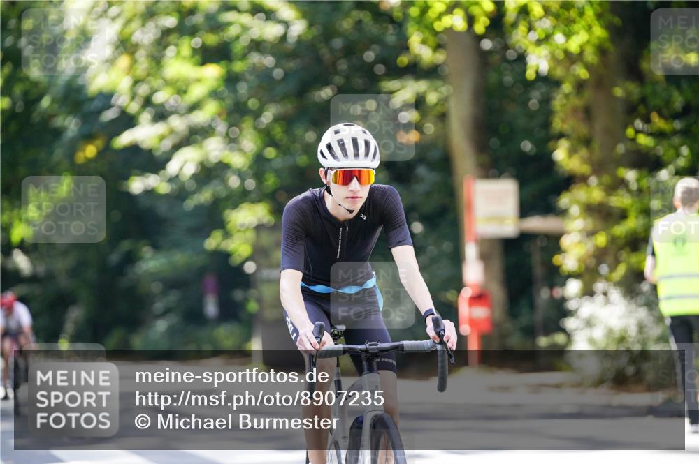 14.09.2025 - Stadtparktriathlon Michael Burmester http://msf.ph/oto/8907235 14.09.2025 13:34:37 Radfahren 1442, 1454, 1467, 1498, 1507, 1553, 1583, 1591 meine-sportfotos.de