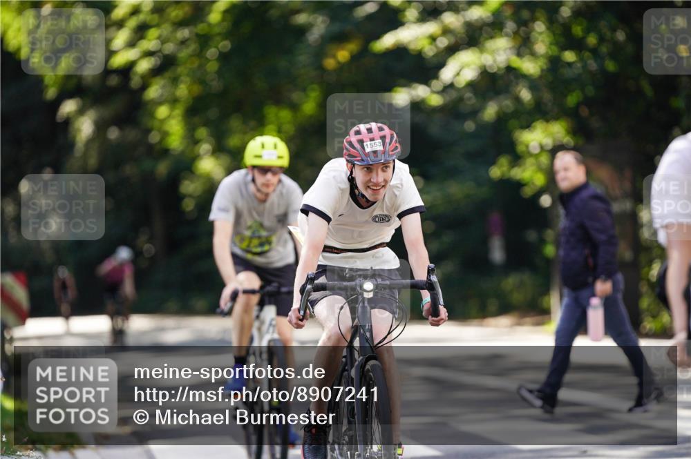 14.09.2025 - Stadtparktriathlon Michael Burmester http://msf.ph/oto/8907241 14.09.2025 13:34:41 Radfahren 1498, 1553, 1556, 1583, 1591 meine-sportfotos.de