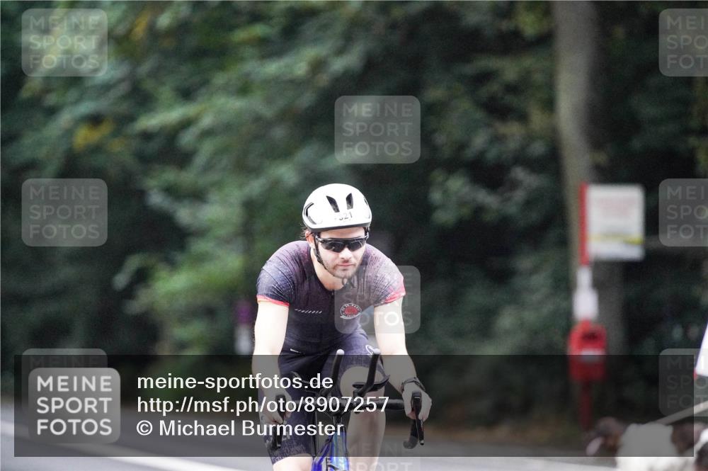 14.09.2025 - Stadtparktriathlon Michael Burmester http://msf.ph/oto/8907257 14.09.2025 09:17:57 Radfahren 321, 322, 378, 405, 412, 475 meine-sportfotos.de