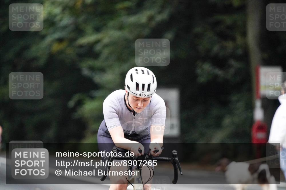 14.09.2025 - Stadtparktriathlon Michael Burmester http://msf.ph/oto/8907265 14.09.2025 09:18:01 Radfahren 307, 321, 322, 332, 412, 475 meine-sportfotos.de