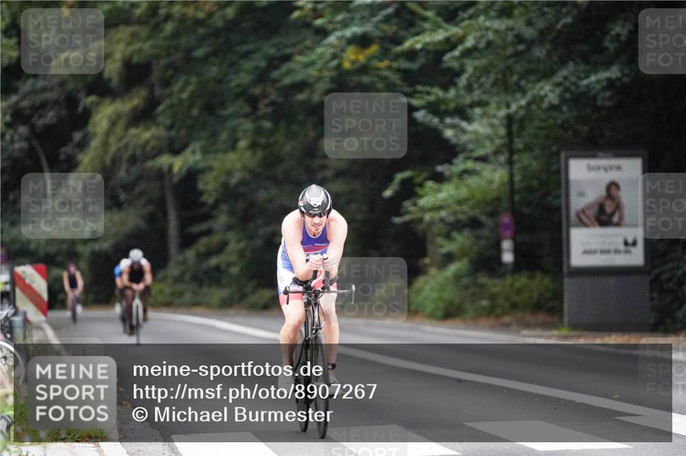 14.09.2025 - Stadtparktriathlon Michael Burmester http://msf.ph/oto/8907267 14.09.2025 09:18:02 Radfahren 307, 321, 322, 332, 412, 475 meine-sportfotos.de