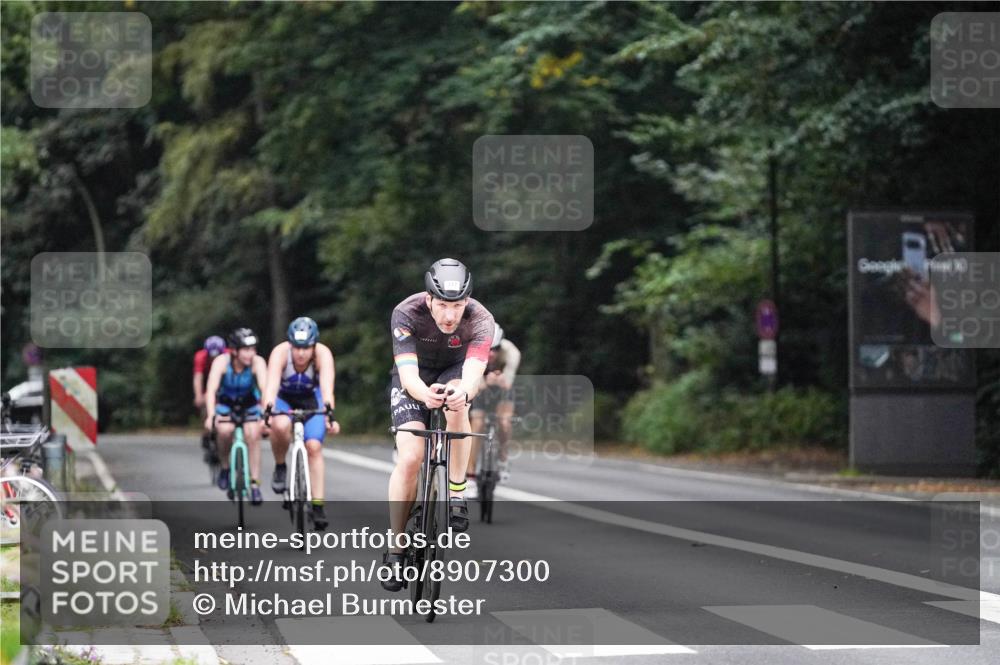 14.09.2025 - Stadtparktriathlon Michael Burmester http://msf.ph/oto/8907300 14.09.2025 09:18:18 Radfahren 317, 344, 395, 420, 456, 459, 468, 481 meine-sportfotos.de