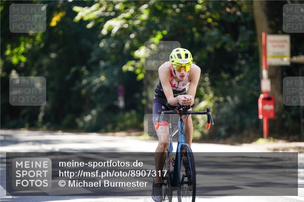 14.09.2025 - Stadtparktriathlon Michael Burmester http://msf.ph/oto/8907317 14.09.2025 13:36:10 Radfahren 1547, 1552 meine-sportfotos.de
