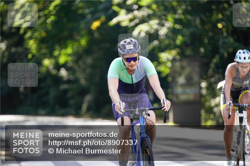 14.09.2025 - Stadtparktriathlon Michael Burmester http://msf.ph/oto/8907337 14.09.2025 13:36:37 Radfahren 1476, 1508, 1525, 1549 meine-sportfotos.de