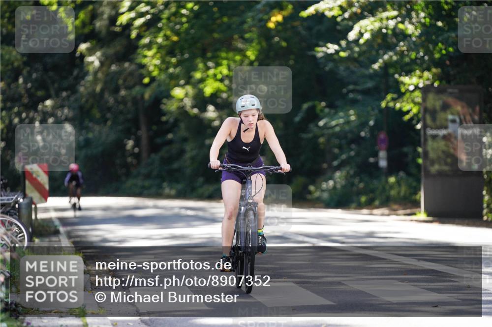 14.09.2025 - Stadtparktriathlon Michael Burmester http://msf.ph/oto/8907352 14.09.2025 13:36:59 Radfahren 1323, 1530, 1582 meine-sportfotos.de