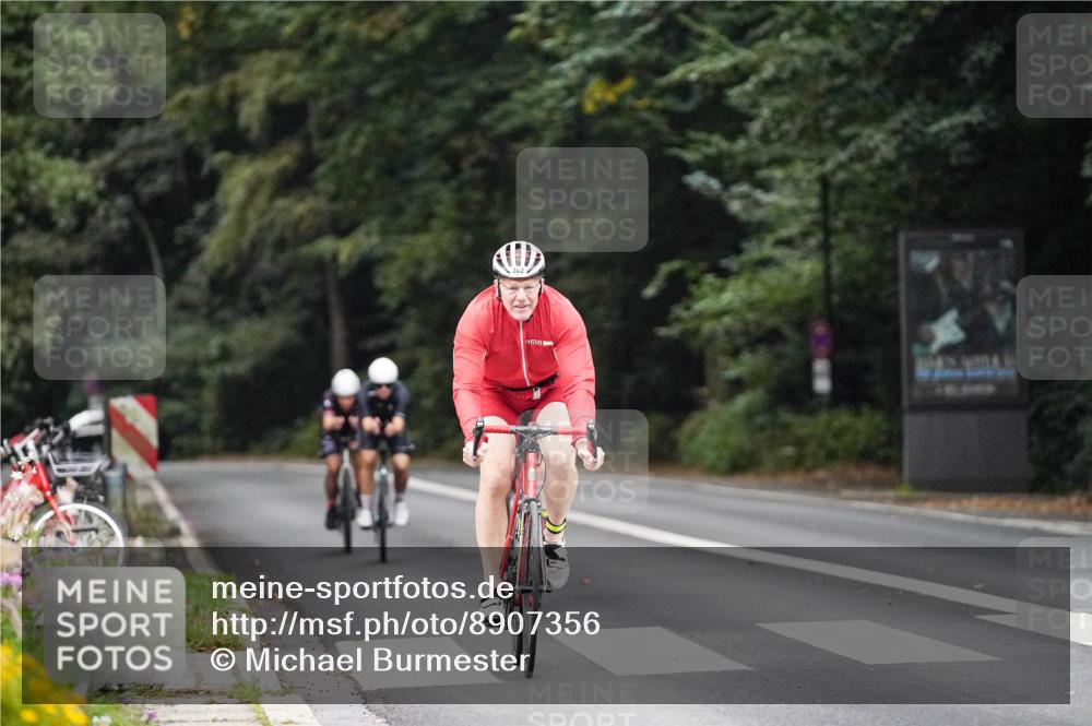 14.09.2025 - Stadtparktriathlon Michael Burmester http://msf.ph/oto/8907356 14.09.2025 09:18:47 Radfahren 302, 316, 454, 455, 493, 499, 502 meine-sportfotos.de