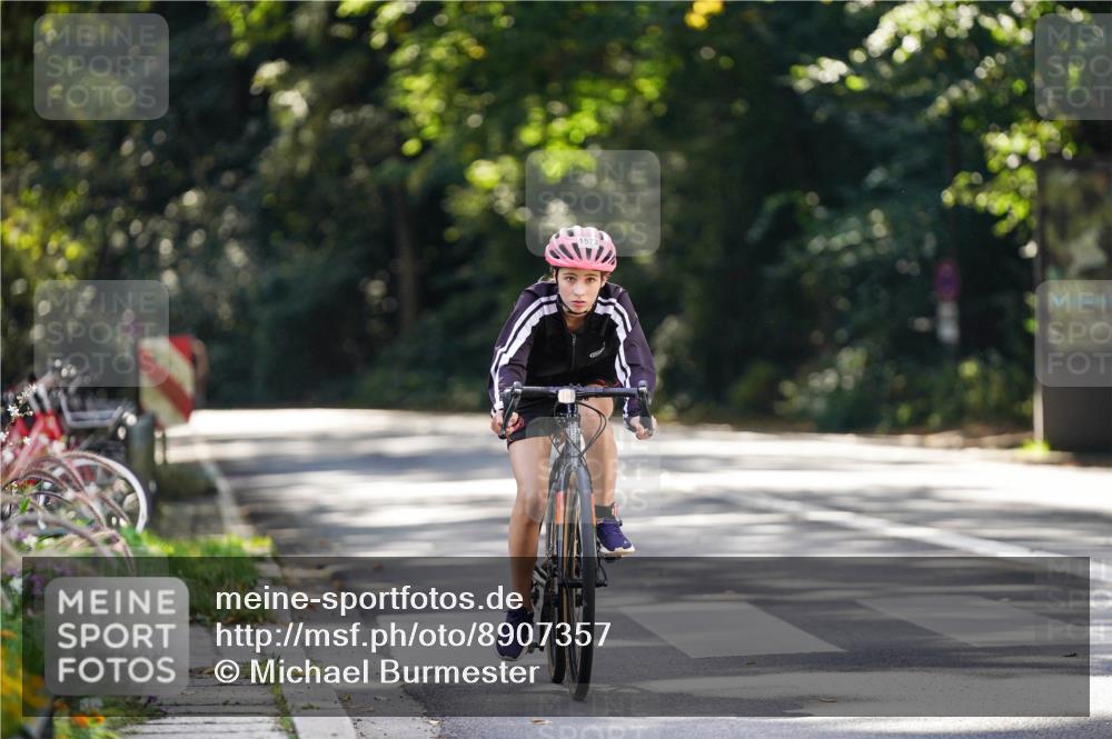 14.09.2025 - Stadtparktriathlon Michael Burmester http://msf.ph/oto/8907357 14.09.2025 13:37:08 Radfahren 1573, 1582 meine-sportfotos.de