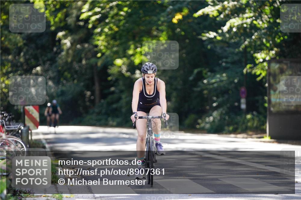 14.09.2025 - Stadtparktriathlon Michael Burmester http://msf.ph/oto/8907361 14.09.2025 13:37:19 Radfahren 1450 meine-sportfotos.de