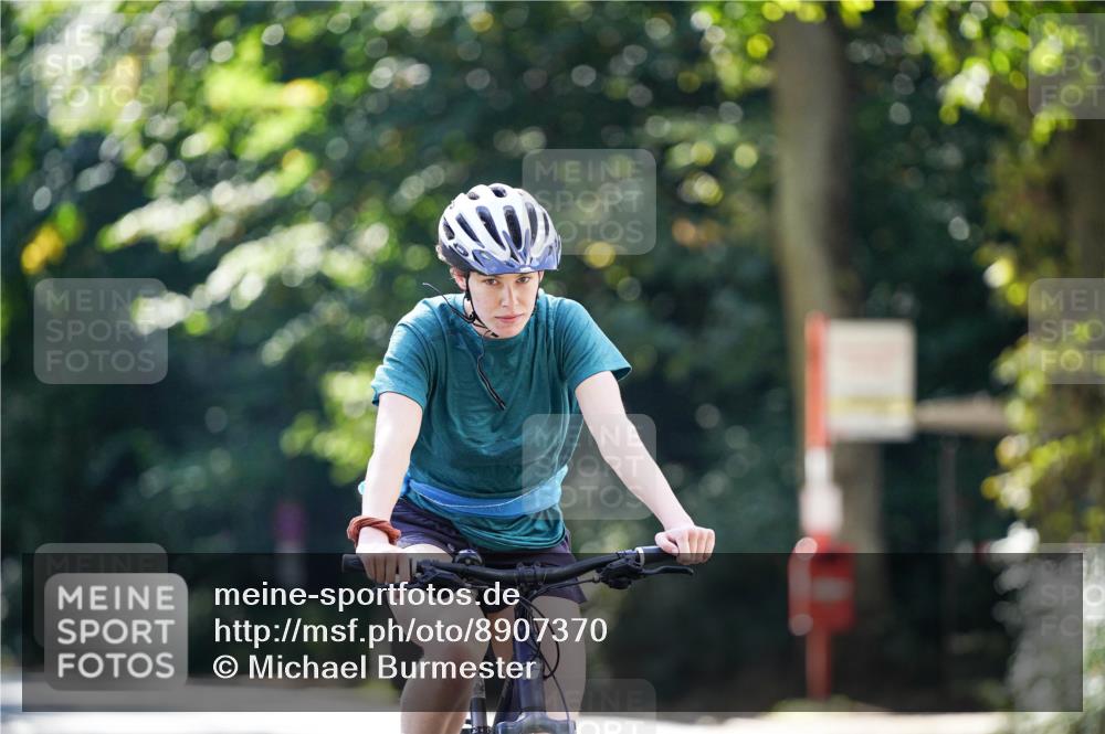14.09.2025 - Stadtparktriathlon Michael Burmester http://msf.ph/oto/8907370 14.09.2025 13:37:30 Radfahren 1438, 1439, 1543, 1545, 1551 meine-sportfotos.de