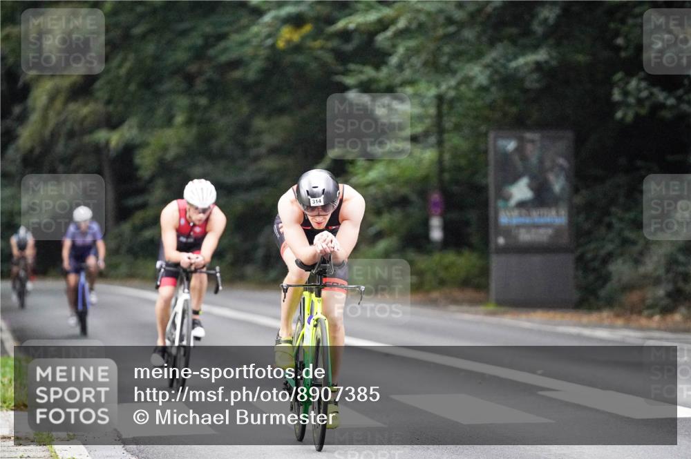 14.09.2025 - Stadtparktriathlon Michael Burmester http://msf.ph/oto/8907385 14.09.2025 09:19:04 Radfahren 314, 334, 422, 431, 472, 482 meine-sportfotos.de