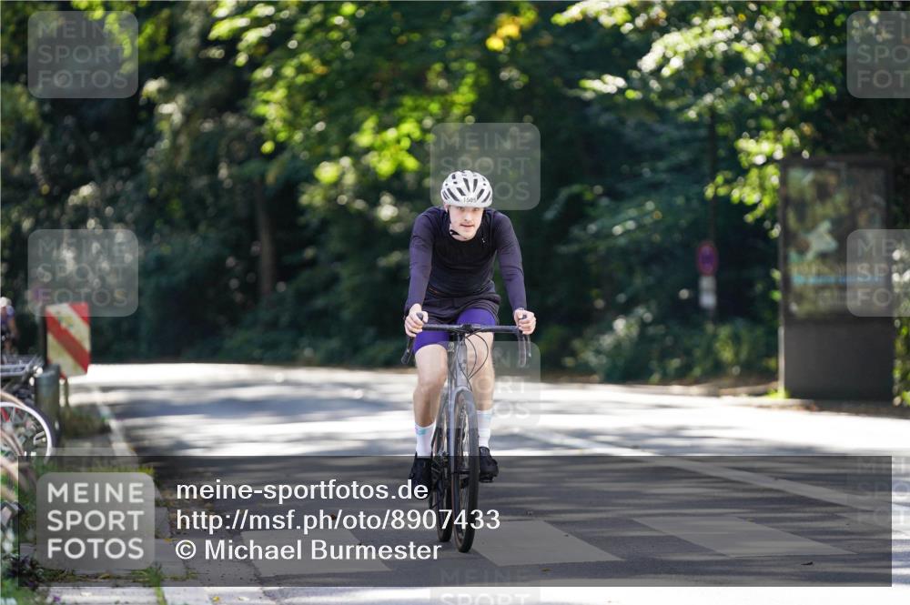 14.09.2025 - Stadtparktriathlon Michael Burmester http://msf.ph/oto/8907433 14.09.2025 13:38:42 Radfahren 1497, 1505, 1608 meine-sportfotos.de