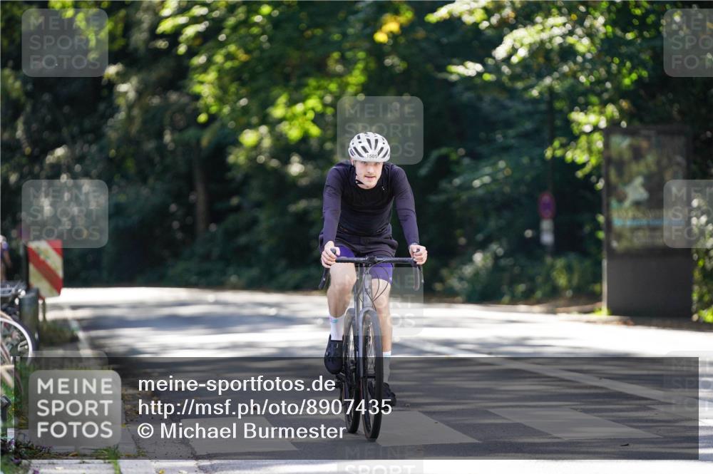 14.09.2025 - Stadtparktriathlon Michael Burmester http://msf.ph/oto/8907435 14.09.2025 13:38:42 Radfahren 1497, 1505, 1608 meine-sportfotos.de