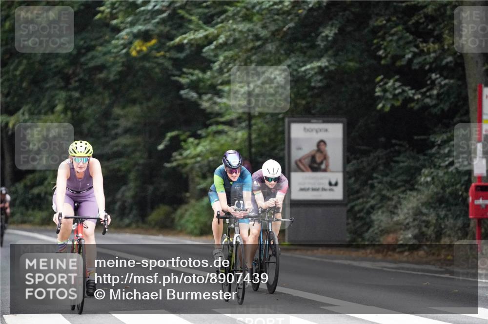 14.09.2025 - Stadtparktriathlon Michael Burmester http://msf.ph/oto/8907439 14.09.2025 09:19:24 Radfahren 304, 338, 439, 443, 464, 467, 477, 486, 494 meine-sportfotos.de