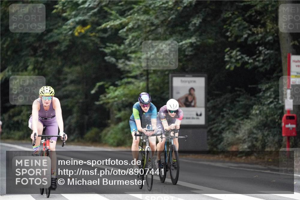 14.09.2025 - Stadtparktriathlon Michael Burmester http://msf.ph/oto/8907441 14.09.2025 09:19:24 Radfahren 304, 338, 439, 443, 464, 467, 477, 486, 494 meine-sportfotos.de