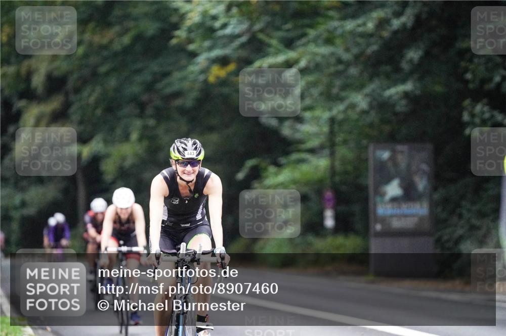 14.09.2025 - Stadtparktriathlon Michael Burmester http://msf.ph/oto/8907460 14.09.2025 09:19:30 Radfahren 304, 439, 443, 467, 477, 479, 486, 492, 494, 495 meine-sportfotos.de