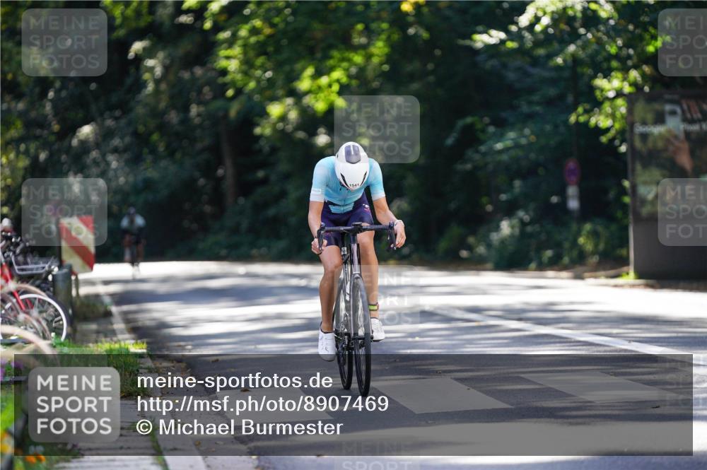 14.09.2025 - Stadtparktriathlon Michael Burmester http://msf.ph/oto/8907469 14.09.2025 13:39:20 Radfahren 1528, 1541 meine-sportfotos.de