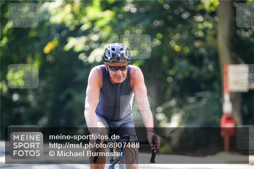14.09.2025 - Stadtparktriathlon Michael Burmester http://msf.ph/oto/8907488 14.09.2025 13:39:54 Radfahren 1490 meine-sportfotos.de