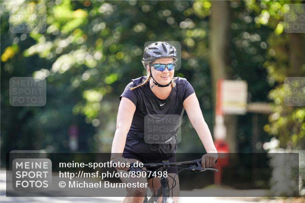 14.09.2025 - Stadtparktriathlon Michael Burmester http://msf.ph/oto/8907498 14.09.2025 13:40:06 Radfahren 1463 meine-sportfotos.de