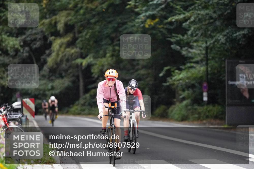 14.09.2025 - Stadtparktriathlon Michael Burmester http://msf.ph/oto/8907529 14.09.2025 09:20:05 Radfahren 333, 368, 423, 438, 503 meine-sportfotos.de