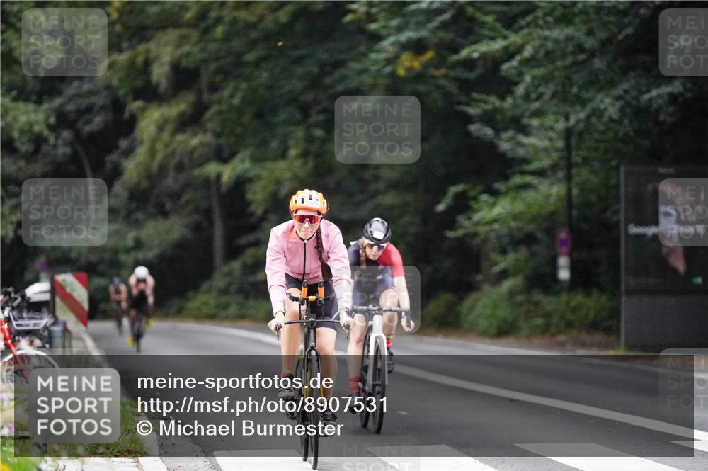 14.09.2025 - Stadtparktriathlon Michael Burmester http://msf.ph/oto/8907531 14.09.2025 09:20:05 Radfahren 333, 368, 423, 438, 503 meine-sportfotos.de