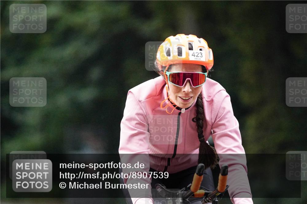 14.09.2025 - Stadtparktriathlon Michael Burmester http://msf.ph/oto/8907539 14.09.2025 09:20:08 Radfahren 333, 368, 423, 503, 505 meine-sportfotos.de