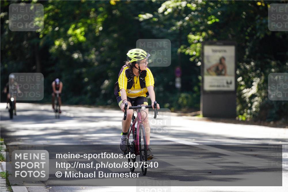 14.09.2025 - Stadtparktriathlon Michael Burmester http://msf.ph/oto/8907540 14.09.2025 13:41:25 Radfahren 1531, 1535, 1538 meine-sportfotos.de