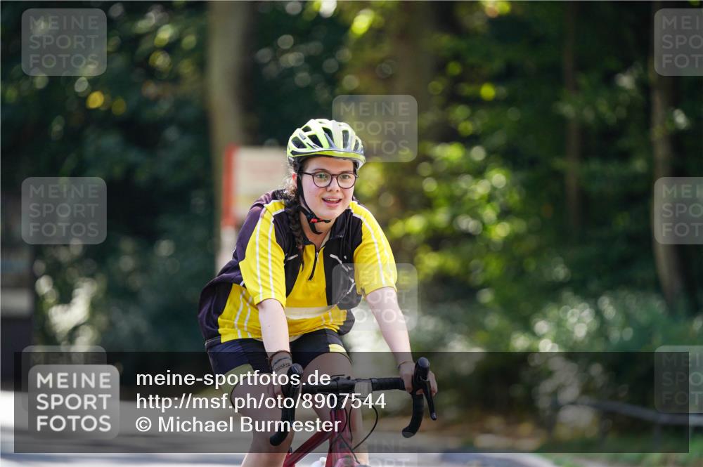 14.09.2025 - Stadtparktriathlon Michael Burmester http://msf.ph/oto/8907544 14.09.2025 13:41:26 Radfahren 1531, 1535, 1538 meine-sportfotos.de