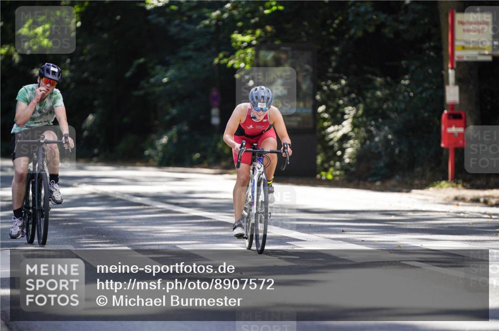 14.09.2025 - Stadtparktriathlon Michael Burmester http://msf.ph/oto/8907572 14.09.2025 13:41:58 Radfahren 1537, 1556, 1557 meine-sportfotos.de