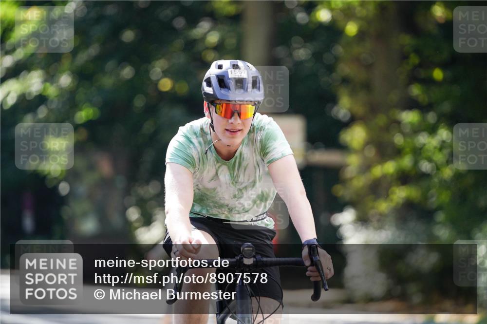 14.09.2025 - Stadtparktriathlon Michael Burmester http://msf.ph/oto/8907578 14.09.2025 13:42:01 Radfahren 1537, 1557 meine-sportfotos.de