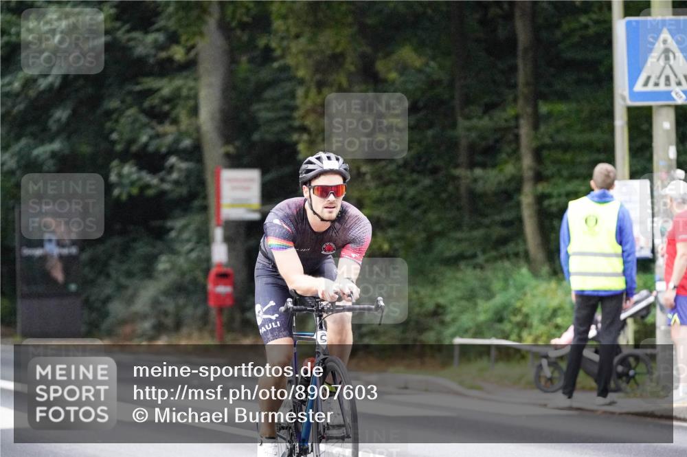 14.09.2025 - Stadtparktriathlon Michael Burmester http://msf.ph/oto/8907603 14.09.2025 09:20:35 Radfahren 301, 318, 326, 340, 345, 346, 347, 359, 363, 370, 373, 377, 381, 386, 389, 448 meine-sportfotos.de