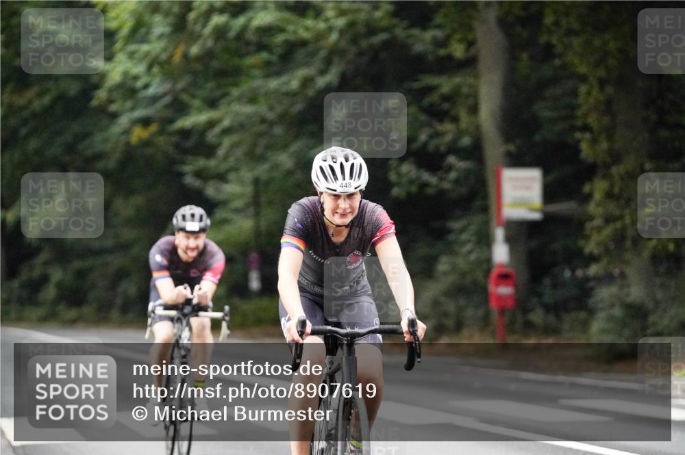 14.09.2025 - Stadtparktriathlon Michael Burmester http://msf.ph/oto/8907619 14.09.2025 09:20:41 Radfahren 327, 346, 377, 386, 448 meine-sportfotos.de
