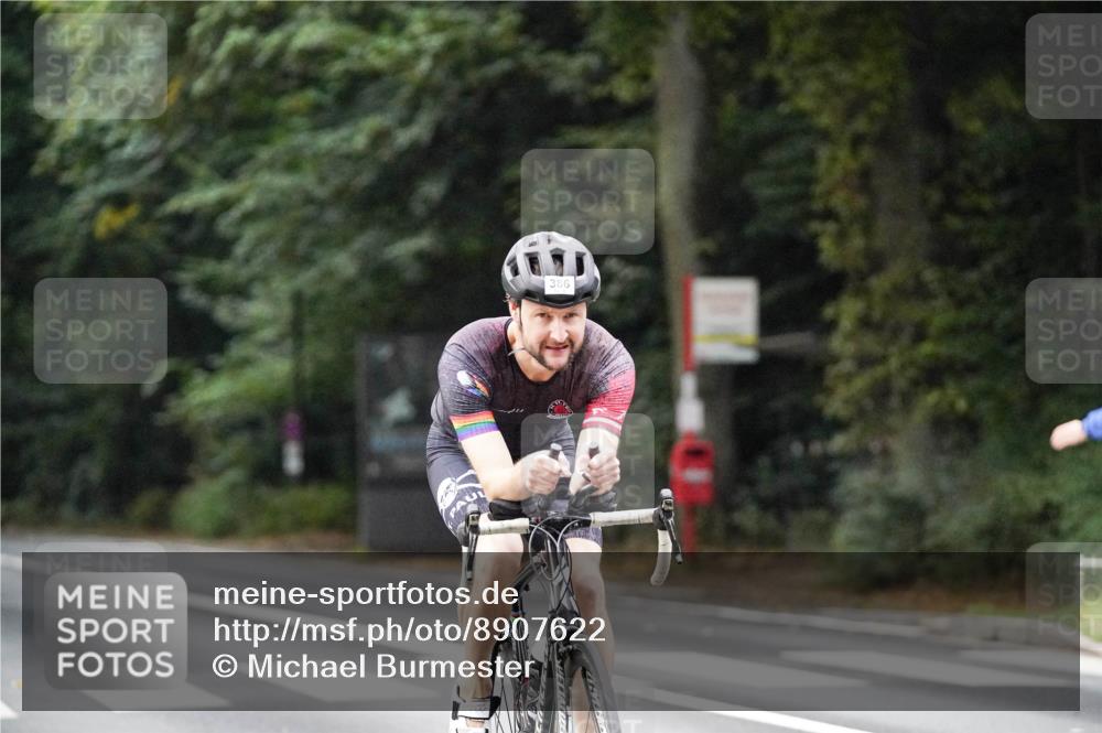 14.09.2025 - Stadtparktriathlon Michael Burmester http://msf.ph/oto/8907622 14.09.2025 09:20:41 Radfahren 327, 346, 377, 386, 448 meine-sportfotos.de