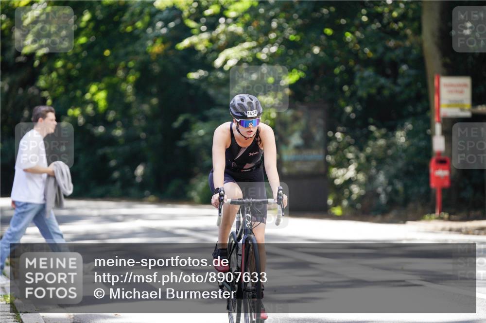 14.09.2025 - Stadtparktriathlon Michael Burmester http://msf.ph/oto/8907633 14.09.2025 13:44:00 Radfahren 1534 meine-sportfotos.de
