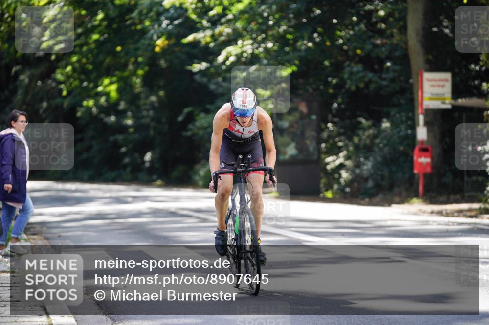 14.09.2025 - Stadtparktriathlon Michael Burmester http://msf.ph/oto/8907645 14.09.2025 13:44:20 Radfahren 1525, 1548 meine-sportfotos.de