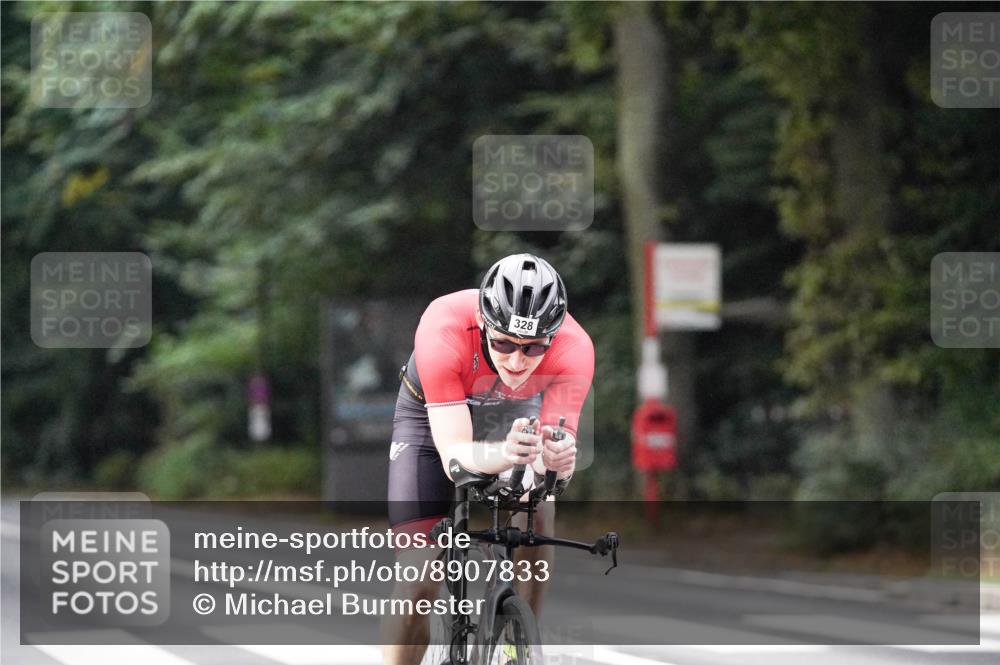 14.09.2025 - Stadtparktriathlon Michael Burmester http://msf.ph/oto/8907833 14.09.2025 09:22:46 Radfahren 328, 372, 406 meine-sportfotos.de